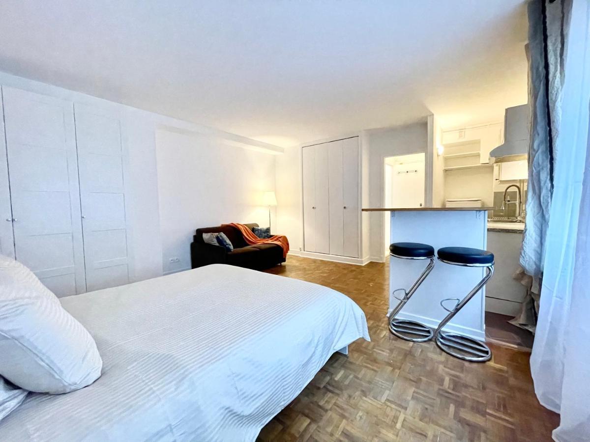 Tour Eiffel - Seine Apartment Paris Bagian luar foto